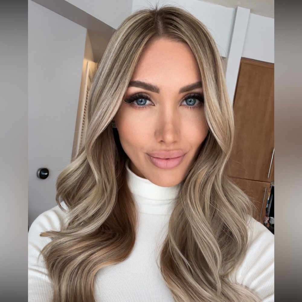 Meet your Posher, Abbey